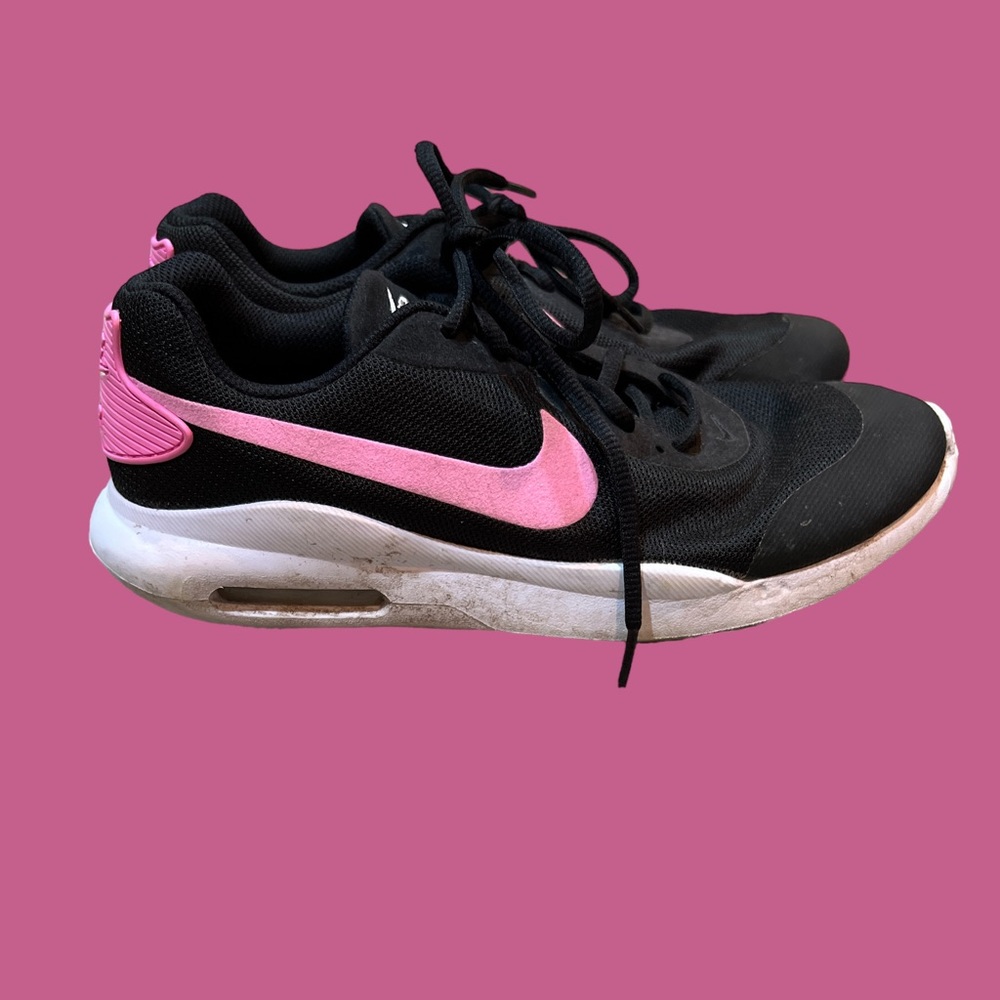 Youth Size 7 Girls Running Shoe